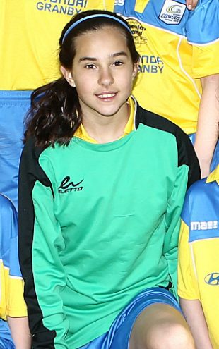 ROSALIE STABILE POURSUIVRA SON PARCOURS AVEC LE ROUGE ET OR - Cosmos - Club de soccer ROSALIE STABILE POURSUIVRA SON PARCOURS AVEC LE ROUGE ET OR - Cosmos - Club de soccer